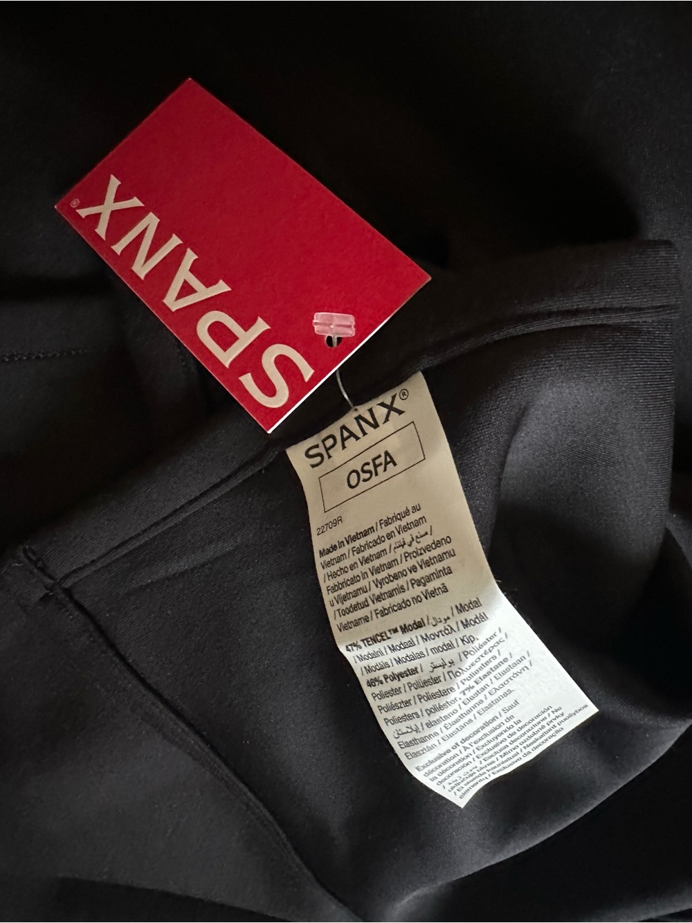 SPANX AE Blanket Air Essentials Black NWT 60"x50" Soft Lightweight - Picture 3 of 6